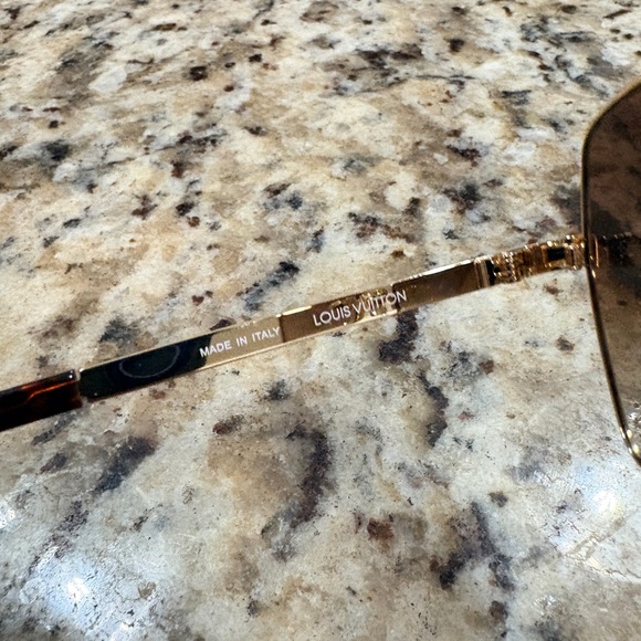 LV Aura Square Sunglasses - Picture 6 of 8